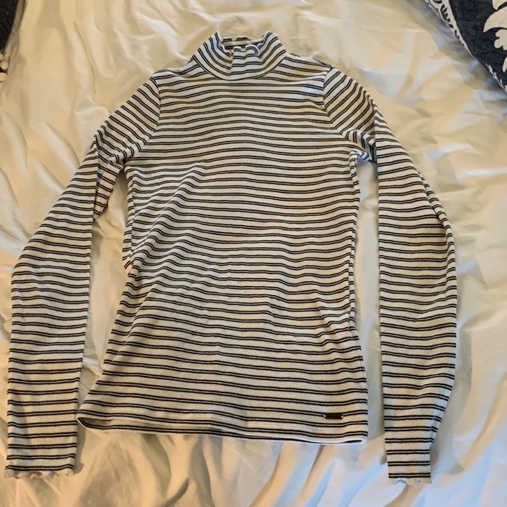 Hollister cotton stretch mock turtleneck black and white striped size Small